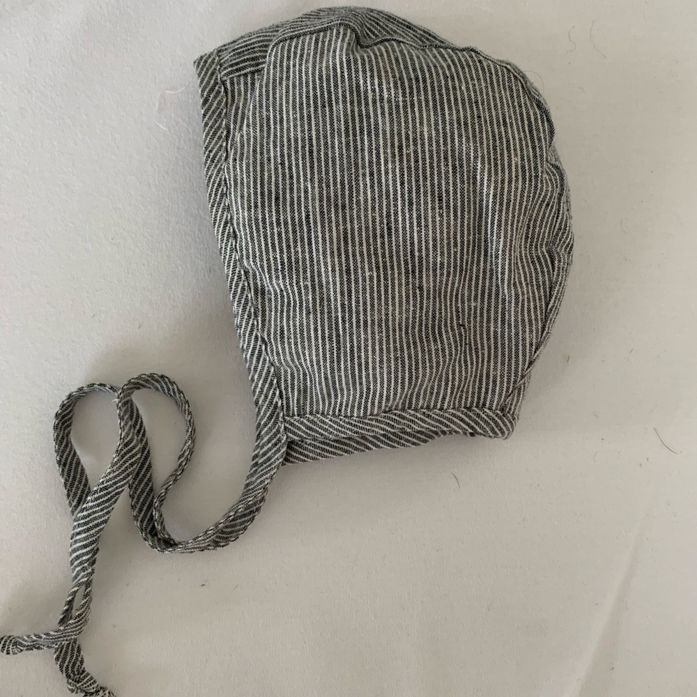 Briar striped bonnet